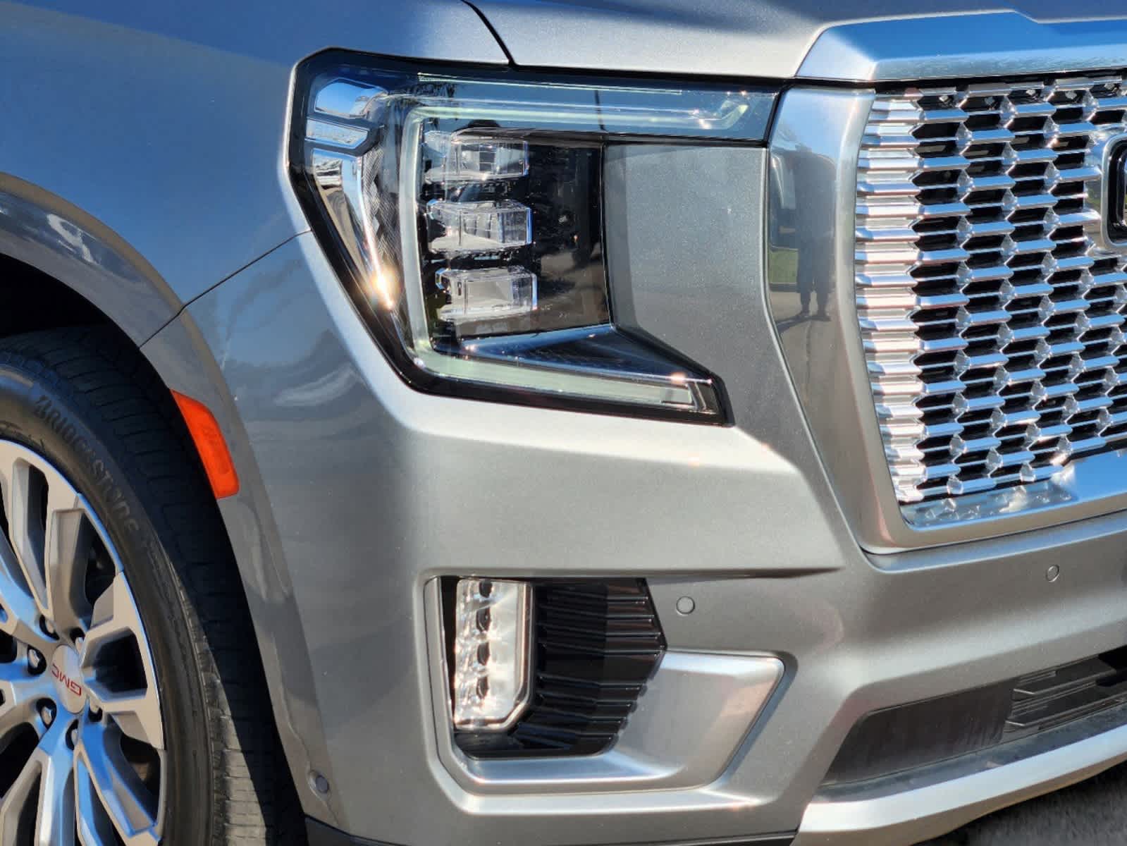 2023 GMC Yukon Denali 33