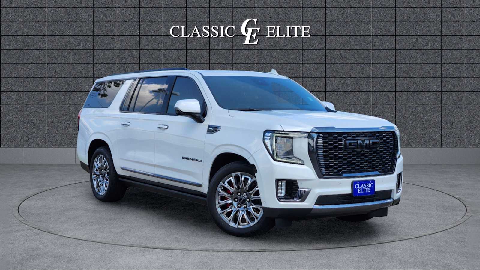 2023 GMC Yukon XL Denali Ultimate 1