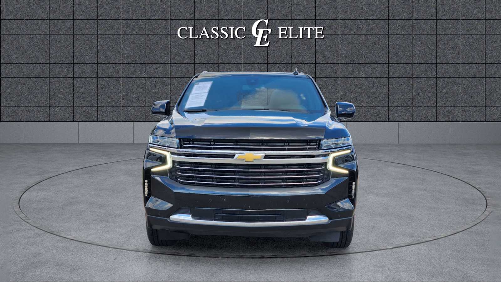 2022 Chevrolet Suburban LT 2