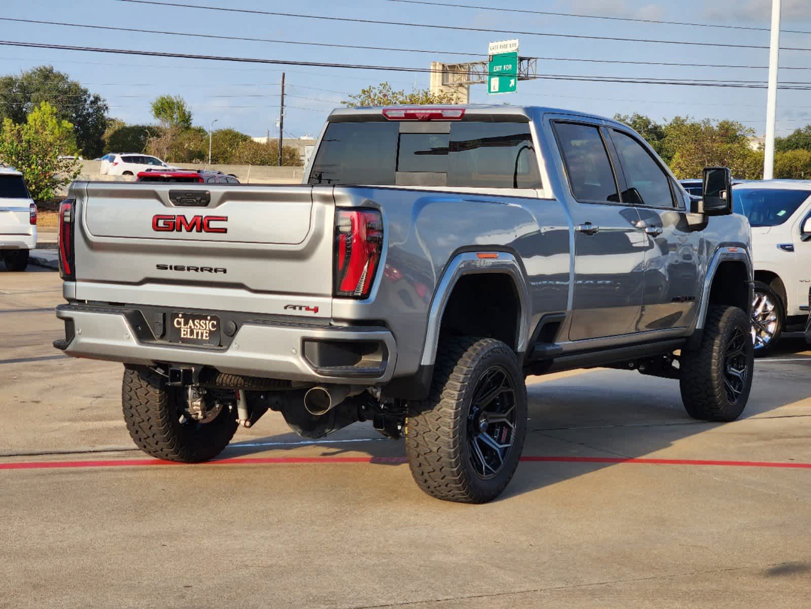 2024 GMC Sierra 2500HD AT4 4WD Crew Cab 159 4