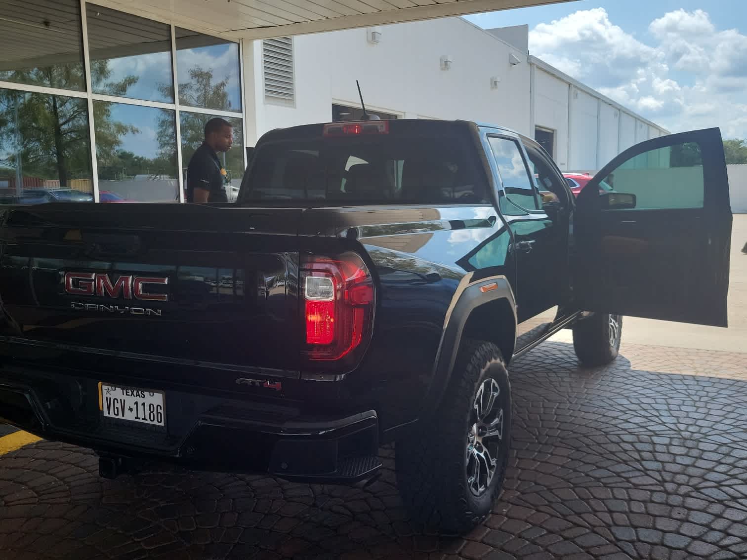 2024 GMC Canyon 4WD AT4 Crew Cab 38