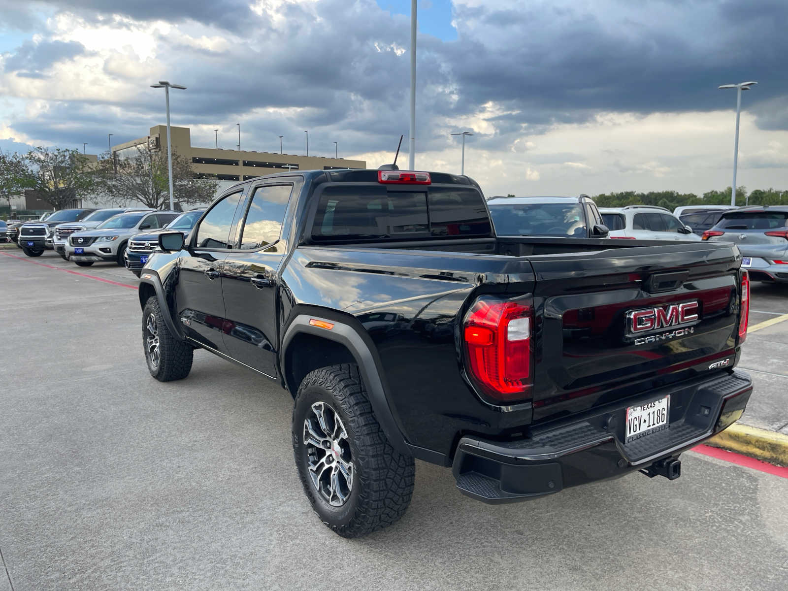 2024 GMC Canyon 4WD AT4 Crew Cab 42