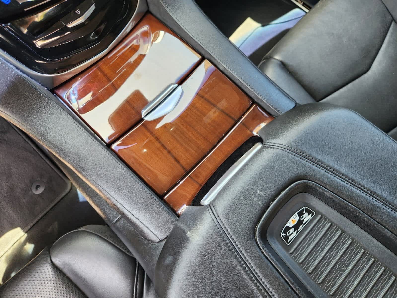 2018 Cadillac Escalade Luxury 17