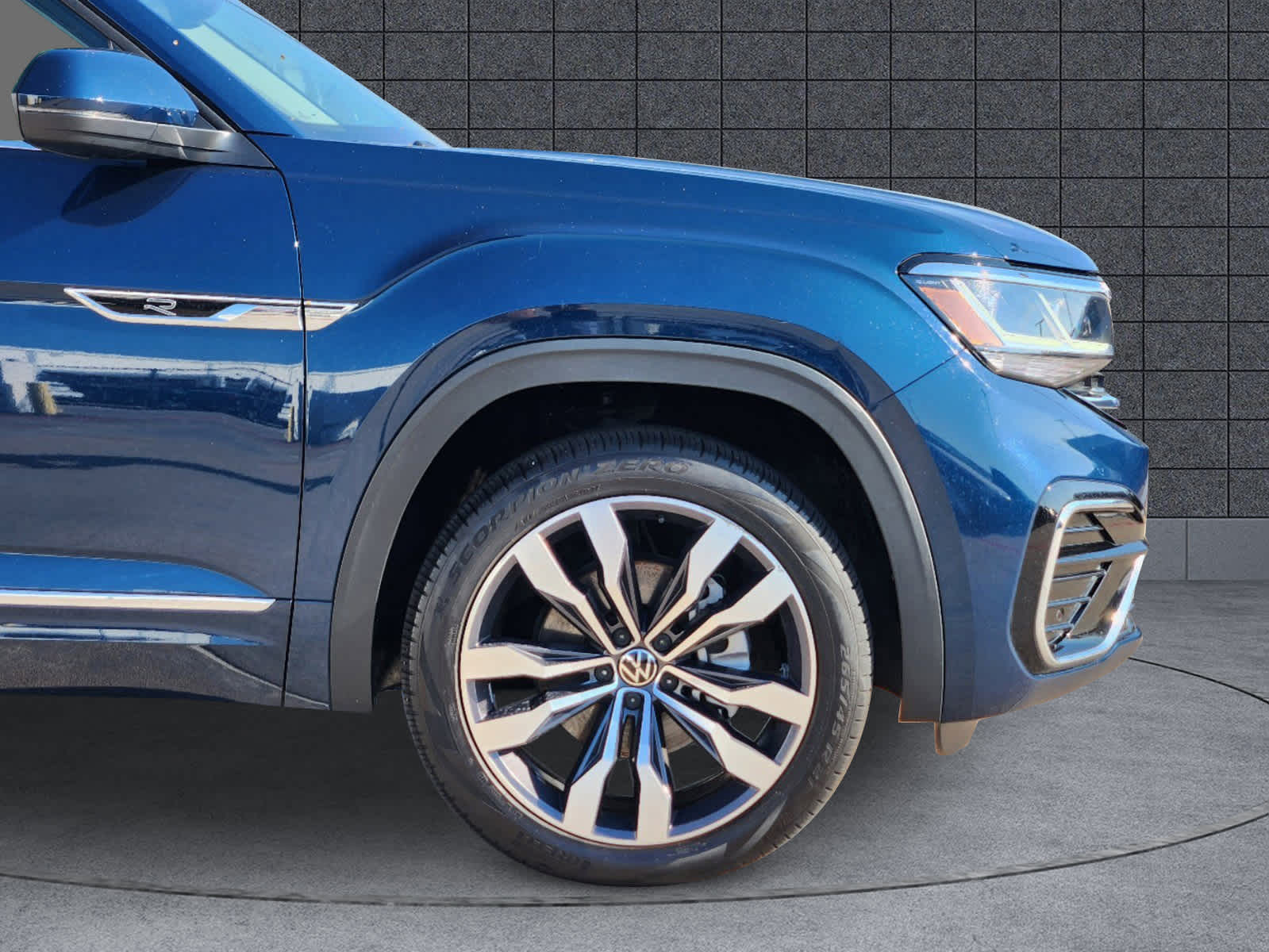 2022 Volkswagen Atlas 3.6L V6 SEL R-Line 29