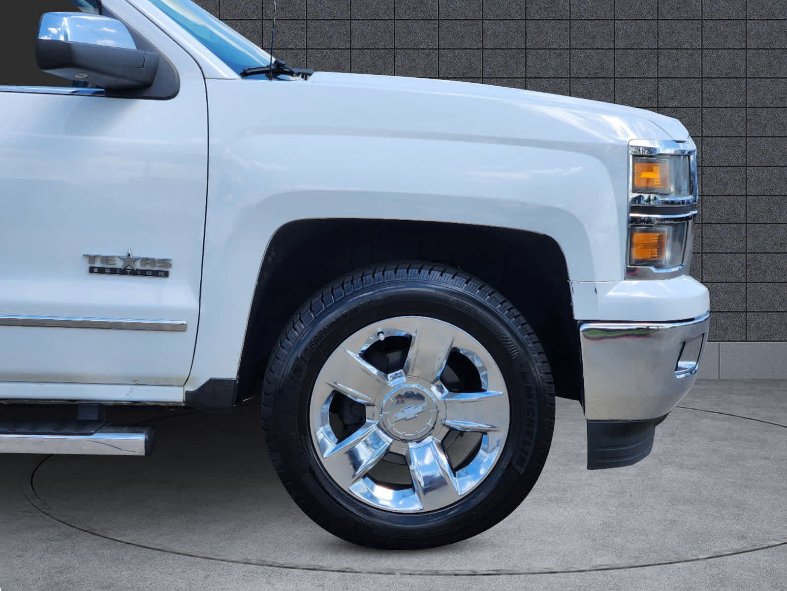 2015 Chevrolet Silverado 1500 LTZ 2WD Crew Cab 143.5 30