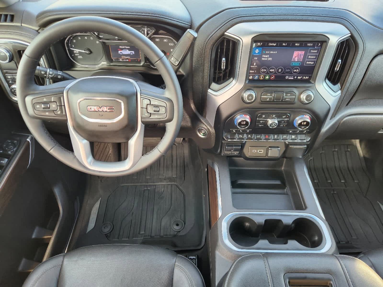 2022 GMC Sierra 1500 Limited SLT 2WD Crew Cab 147 18