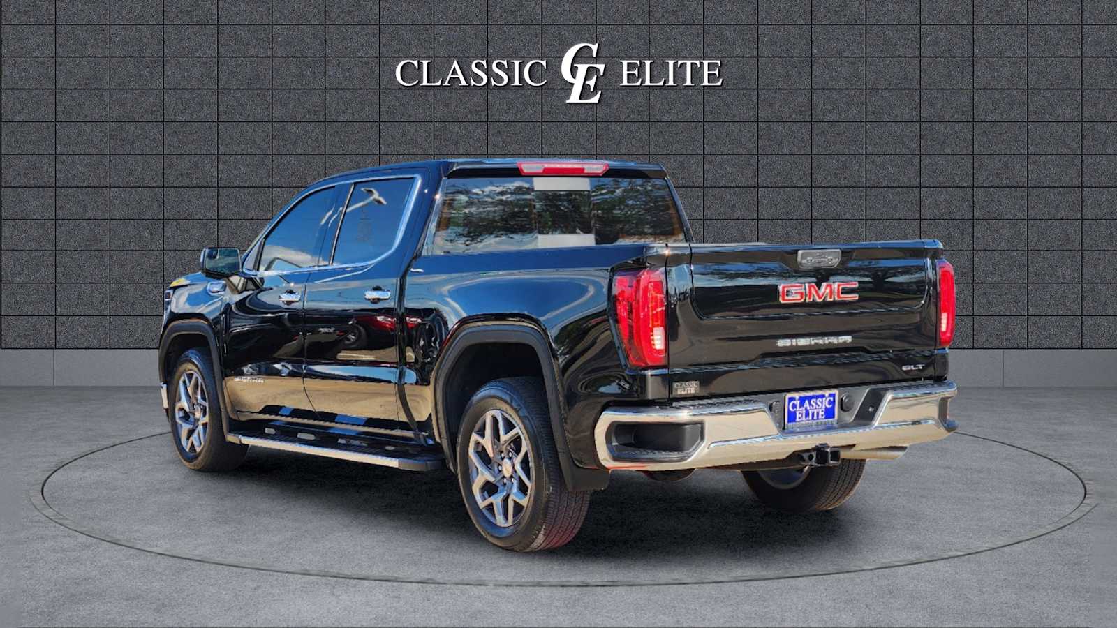 2023 GMC Sierra 1500 SLT 2WD Crew Cab 147 4