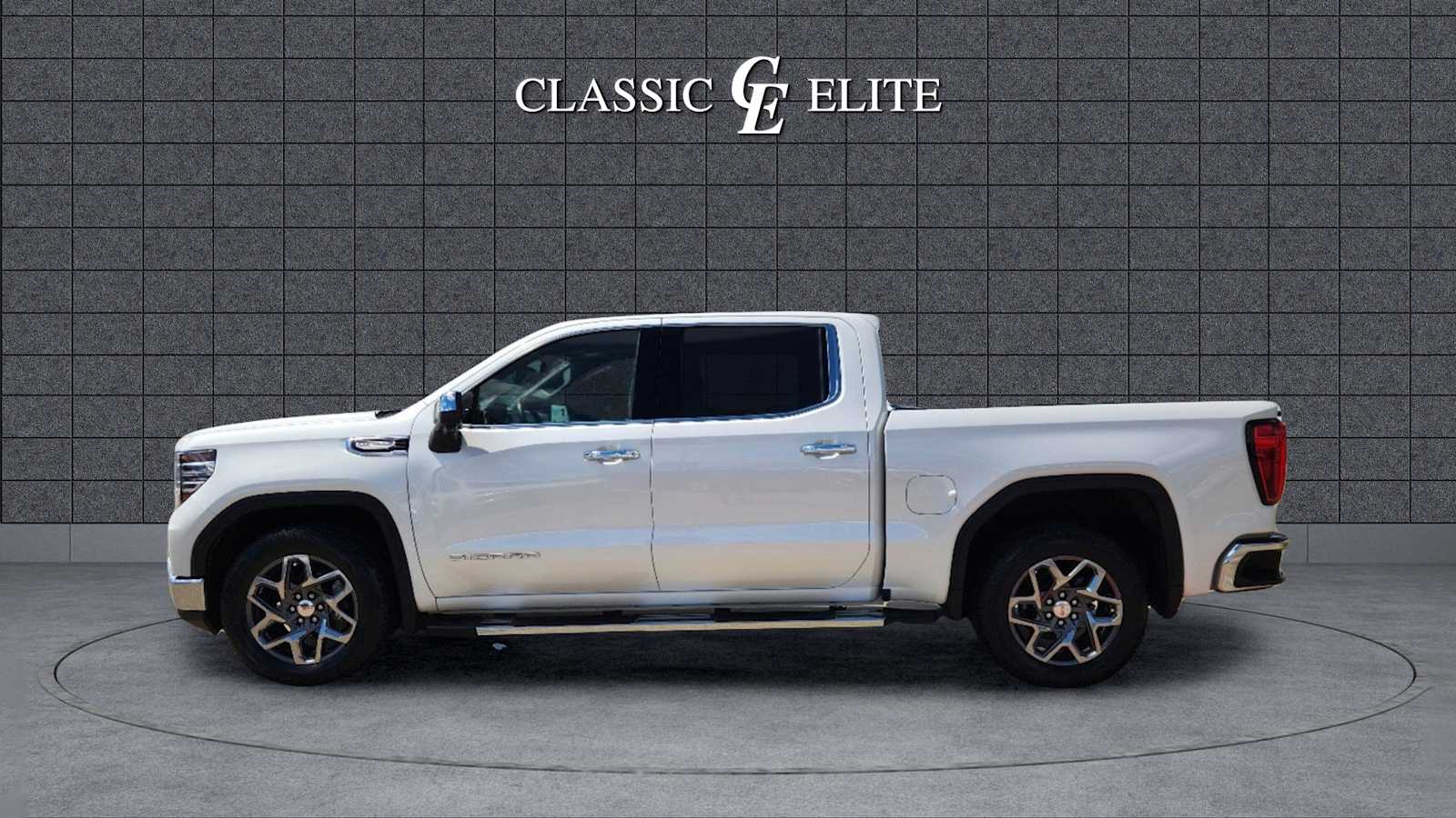 2022 GMC Sierra 1500 SLT 2WD Crew Cab 147 7