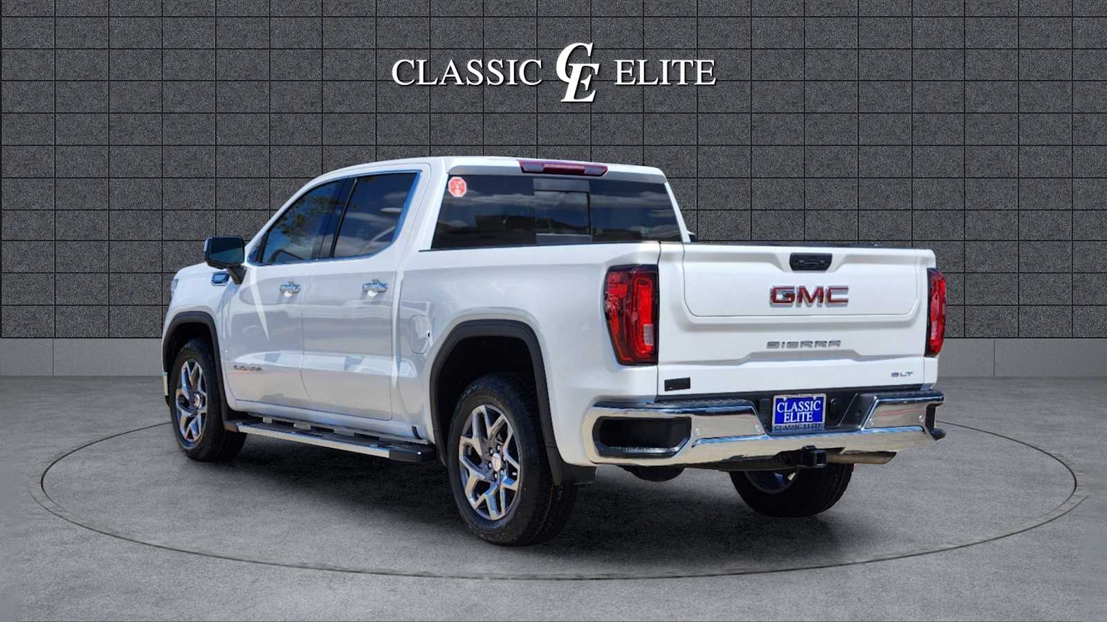 2022 GMC Sierra 1500 SLT 2WD Crew Cab 147 4