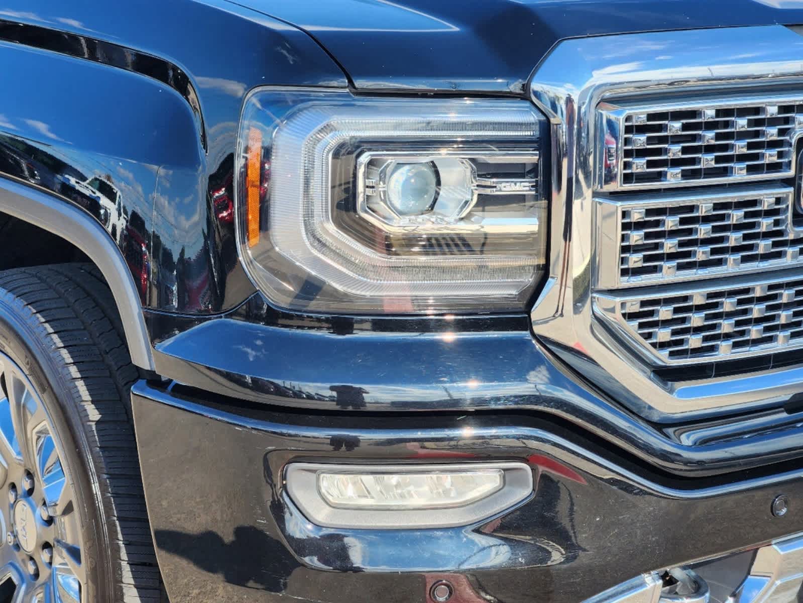 2018 GMC Sierra 1500 Denali 4WD Crew Cab 143.5 31