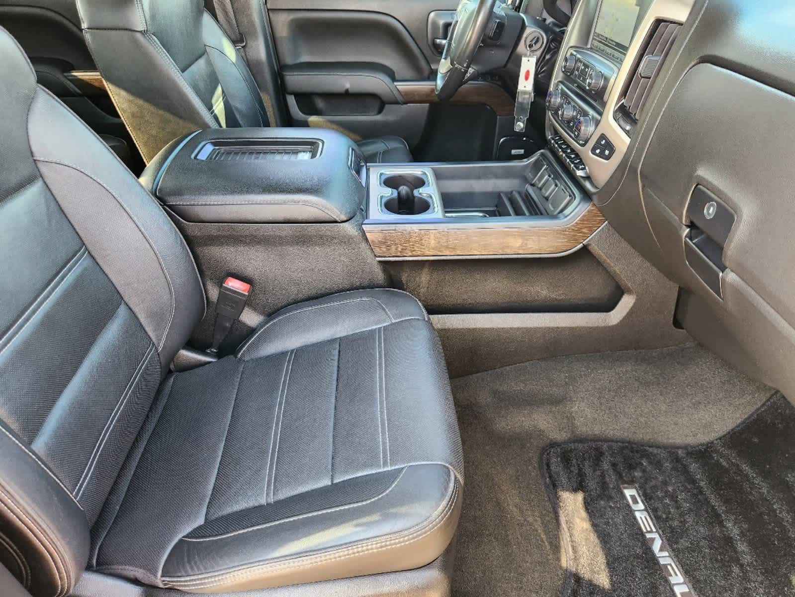 2018 GMC Sierra 1500 Denali 4WD Crew Cab 143.5 9