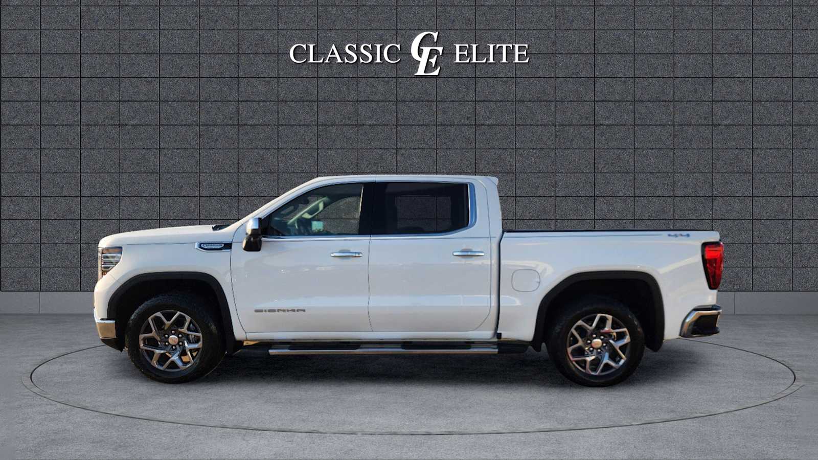 2024 GMC Sierra 1500 SLT 4WD Crew Cab 147 7