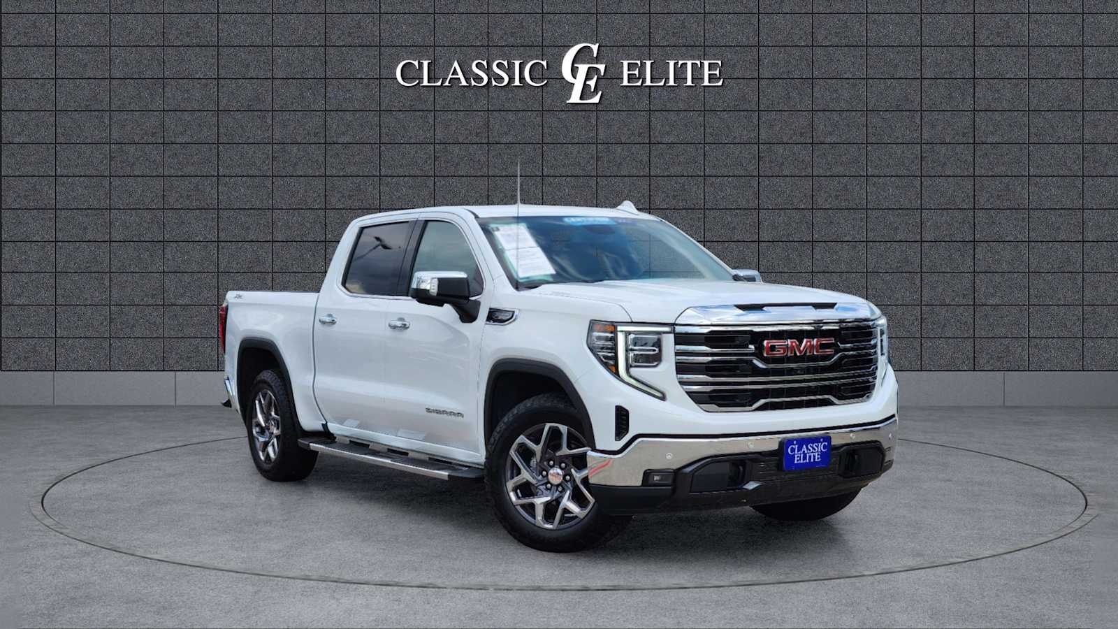 2022 GMC Sierra 1500 SLT 4WD Crew Cab 147 1