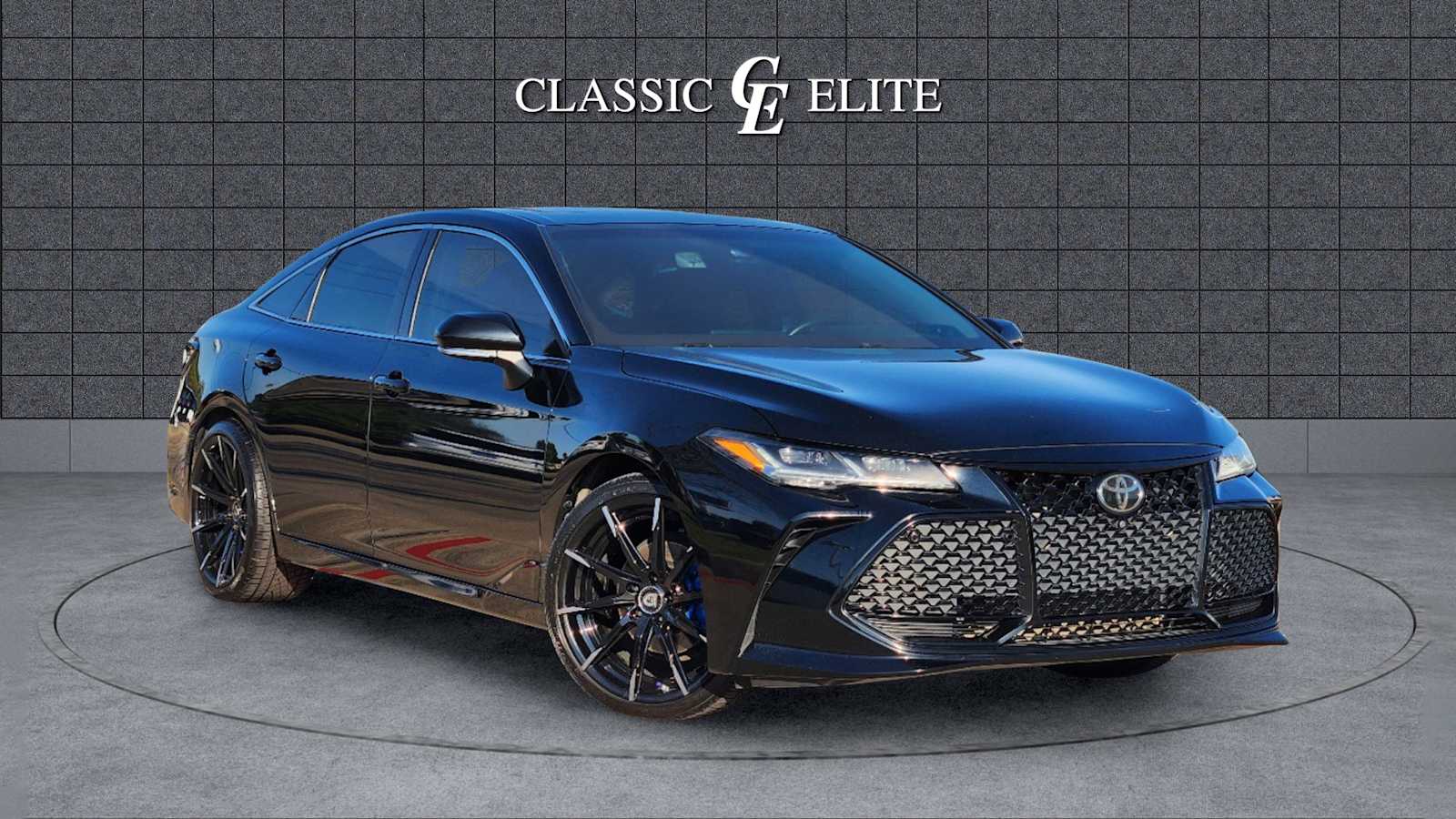 2019 Toyota Avalon Touring 1