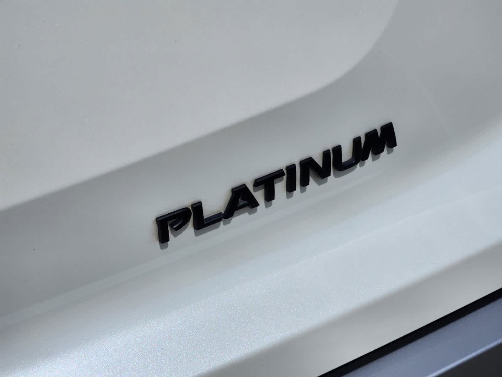 2023 Nissan Pathfinder Platinum 12