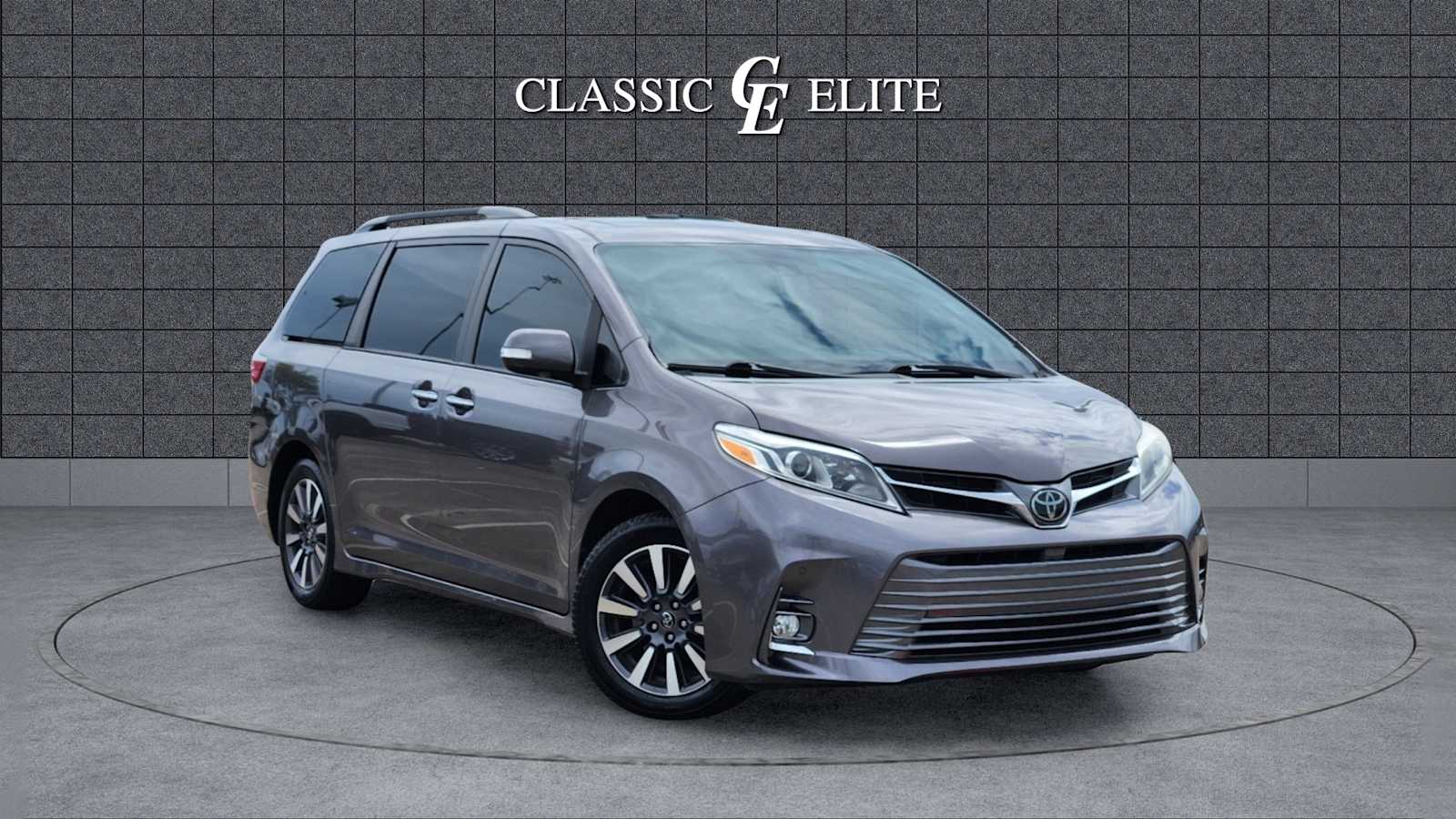 2018 Toyota Sienna Limited 1