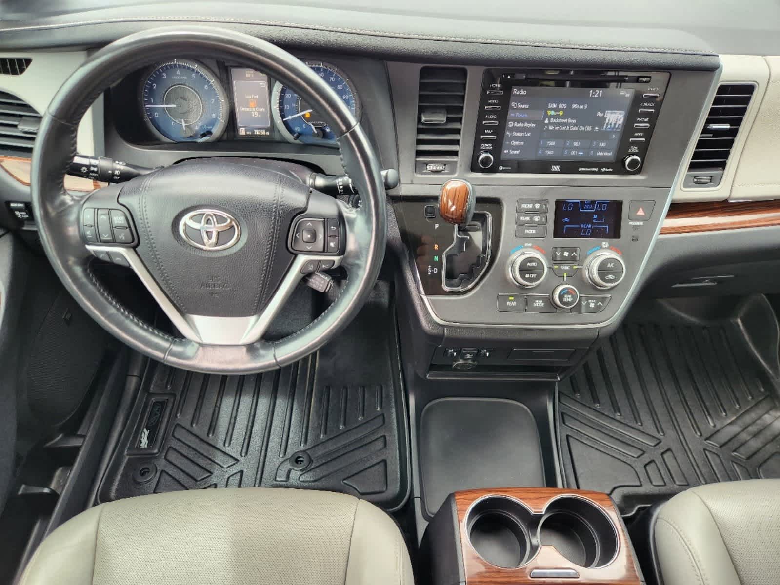 2018 Toyota Sienna Limited 26