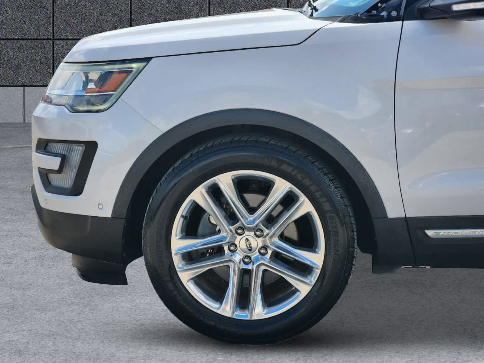 2017 Ford Explorer Limited 8