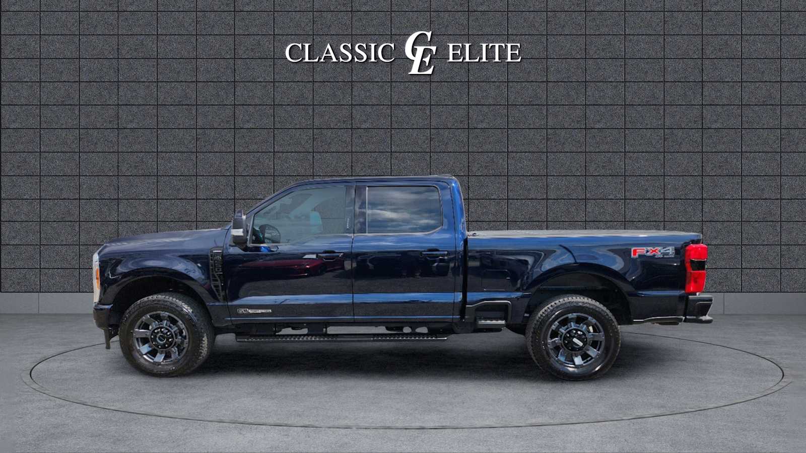 2023 Ford Super Duty F-250 SRW LARIAT 4WD Crew Cab 6.75 Box 4