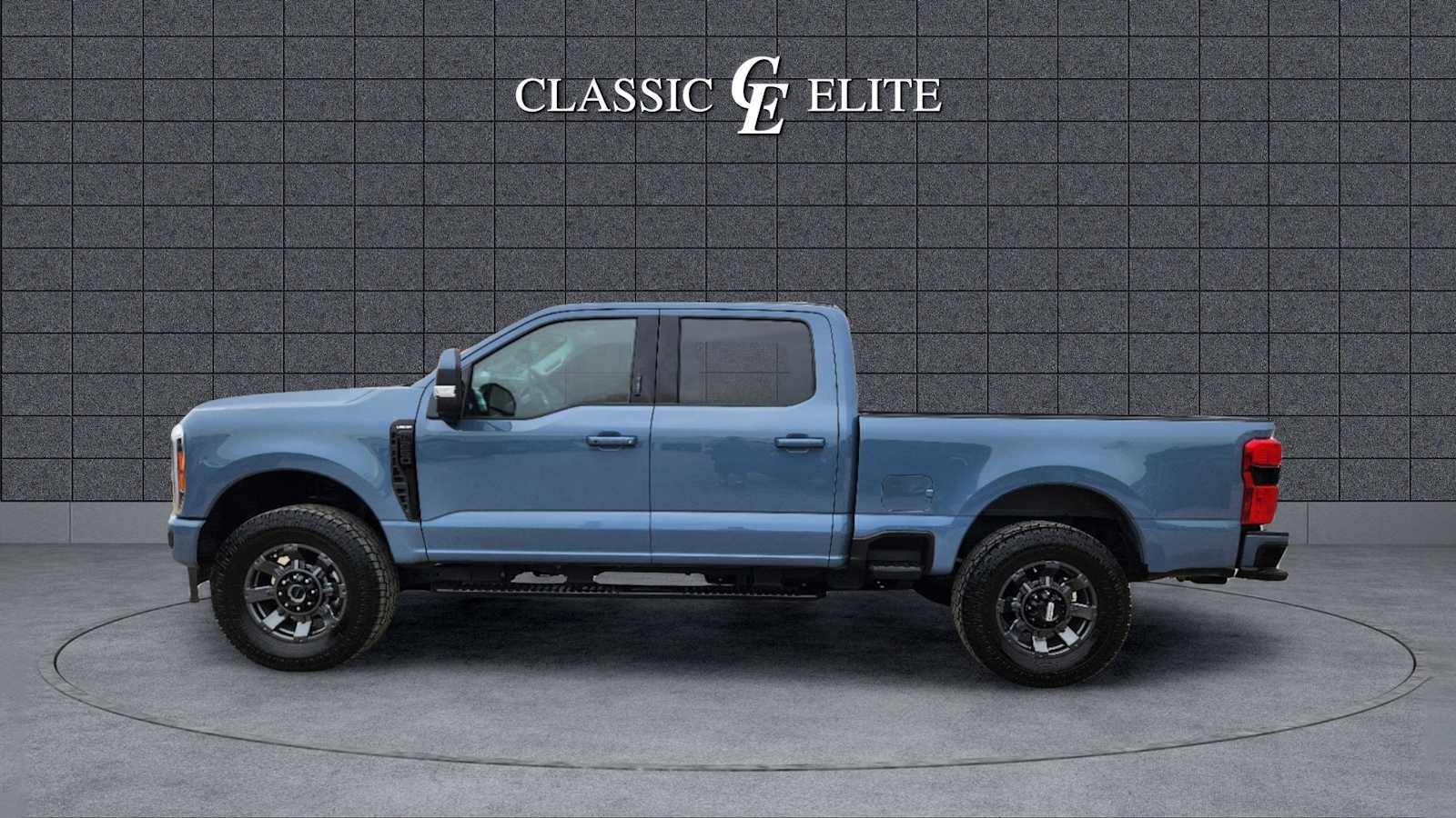 2023 Ford Super Duty F-250 SRW LARIAT 4WD Crew Cab 6.75 Box 4