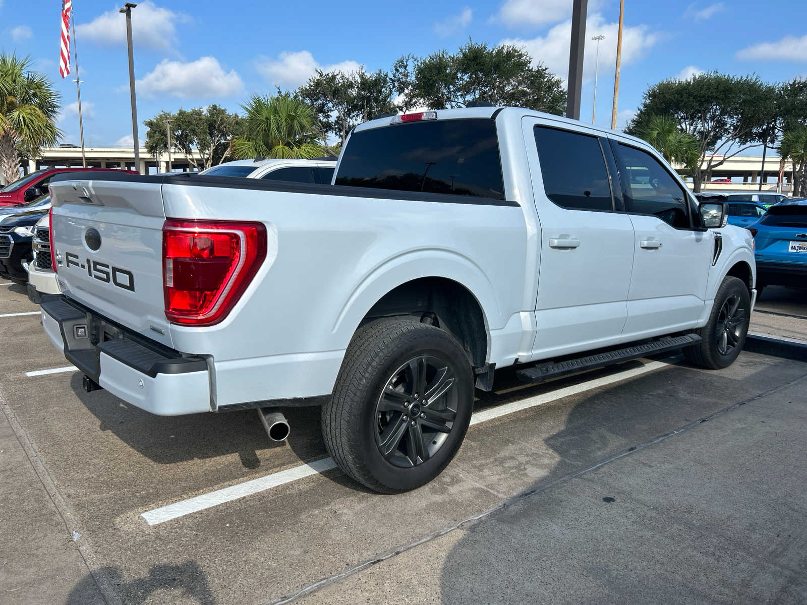 2022 Ford F-150 XLT 4WD SuperCrew 5.5 Box 4