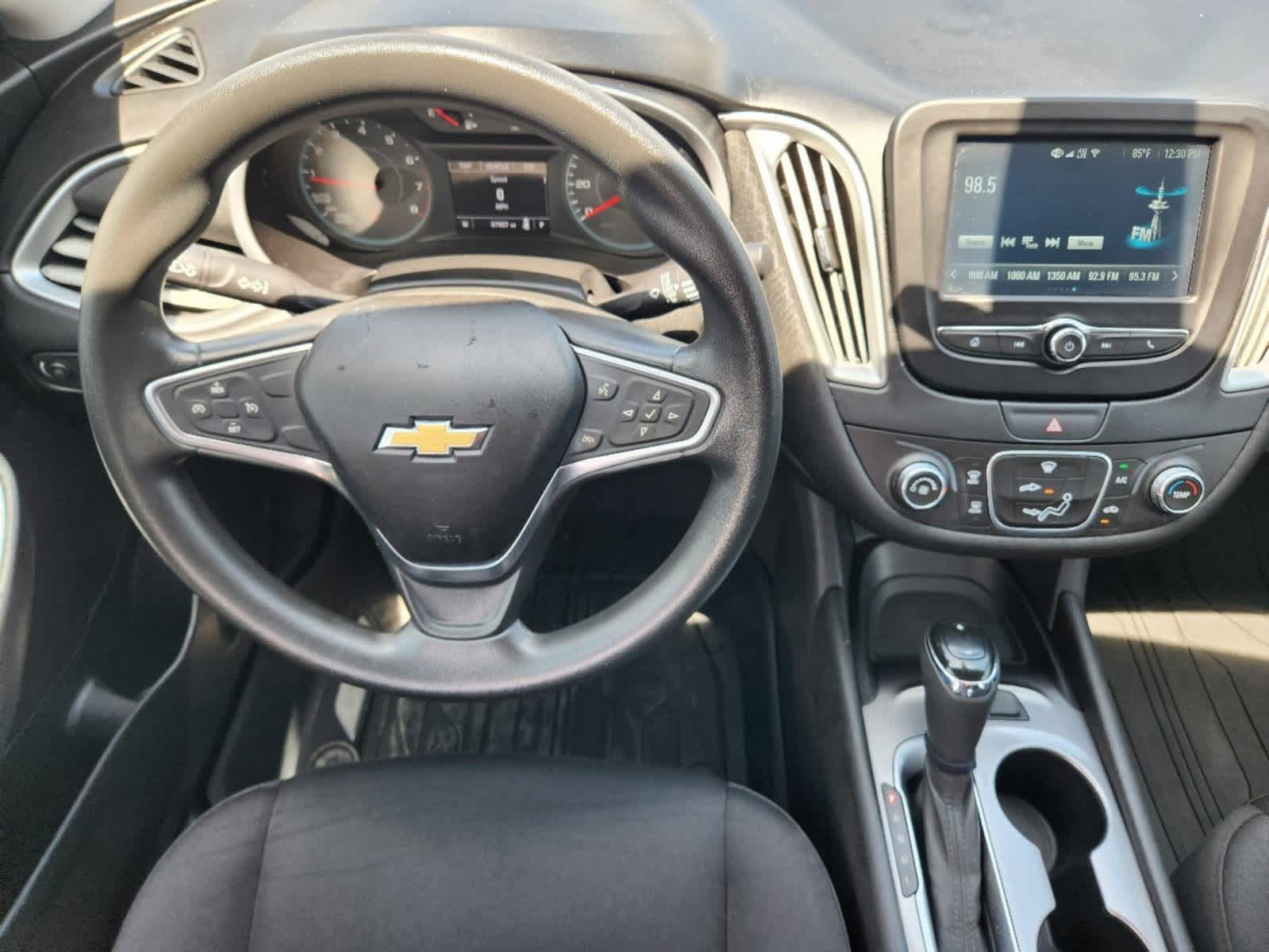 2018 Chevrolet Malibu LS 24