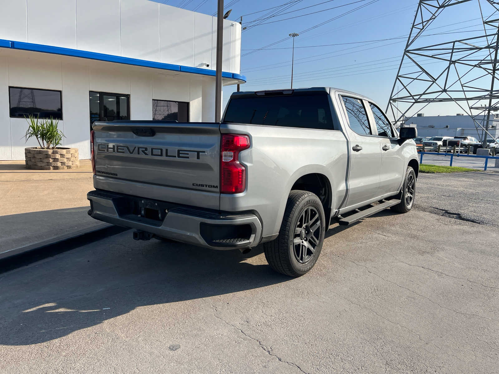 2023 Chevrolet Silverado 1500 Custom 2WD Crew Cab 147 3