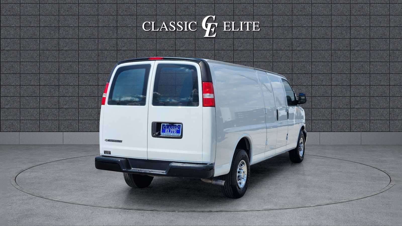 2021 Chevrolet Express  7