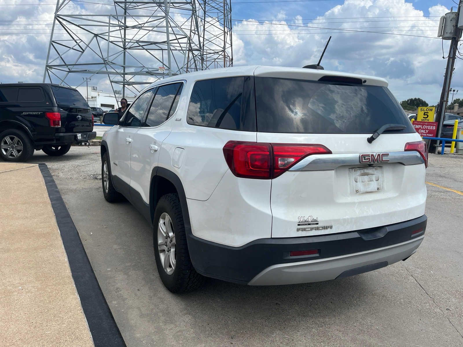 2018 GMC Acadia SLE 2