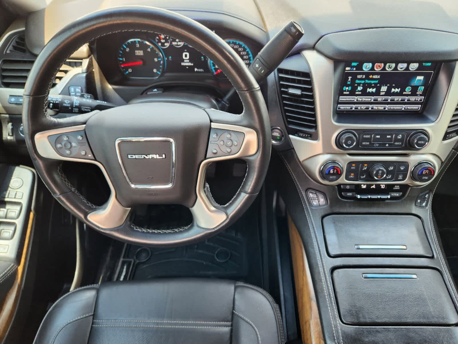 2019 GMC Yukon XL Denali 16