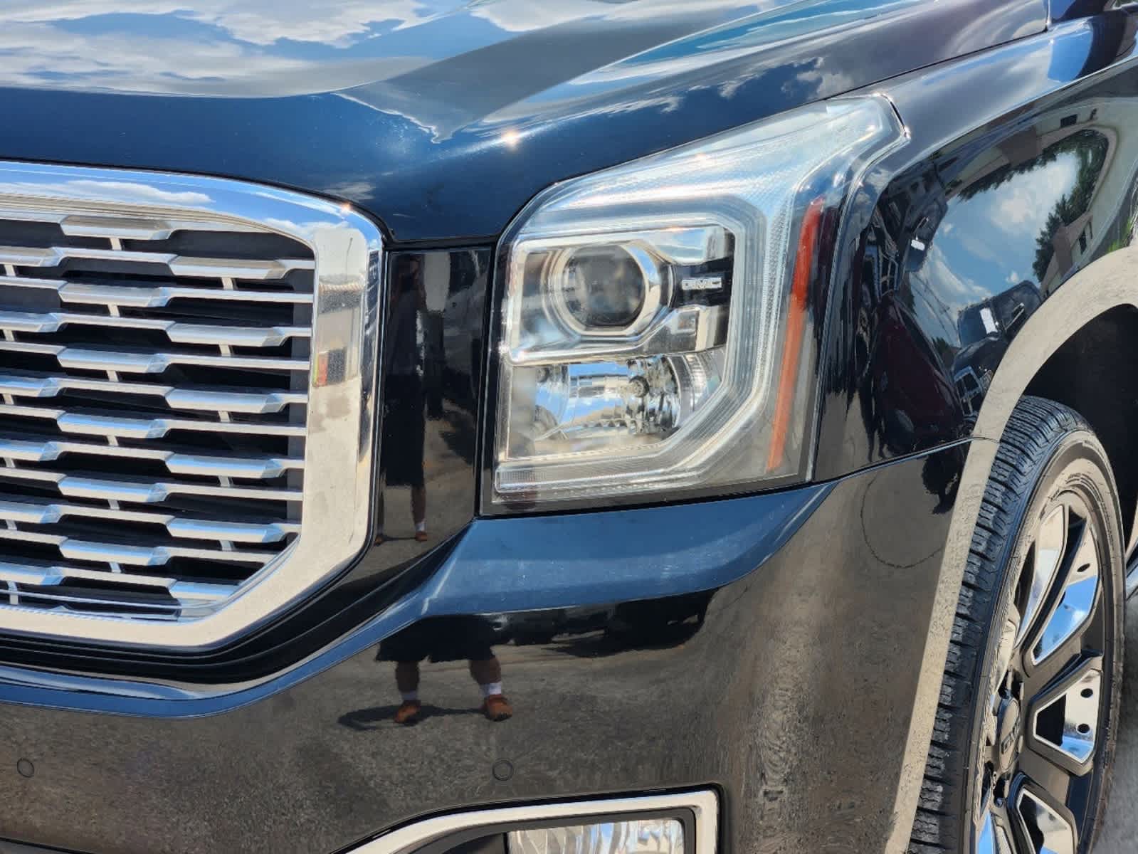 2019 GMC Yukon XL Denali 35