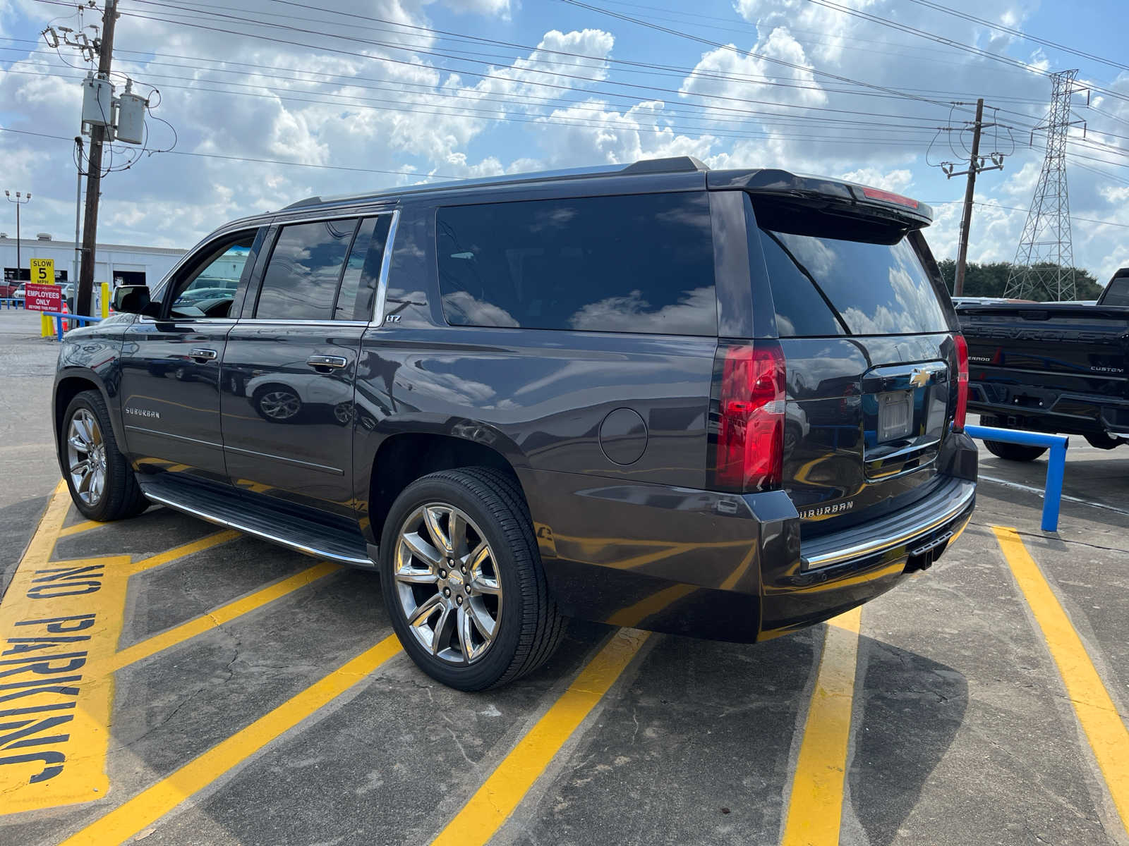 2016 Chevrolet Suburban LTZ 2