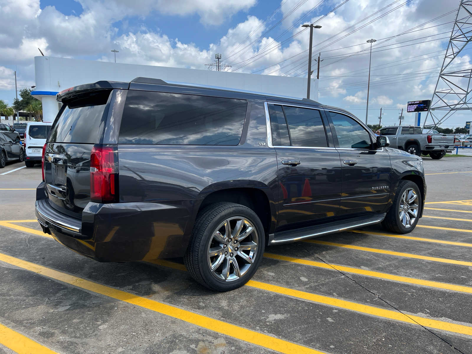 2016 Chevrolet Suburban LTZ 3