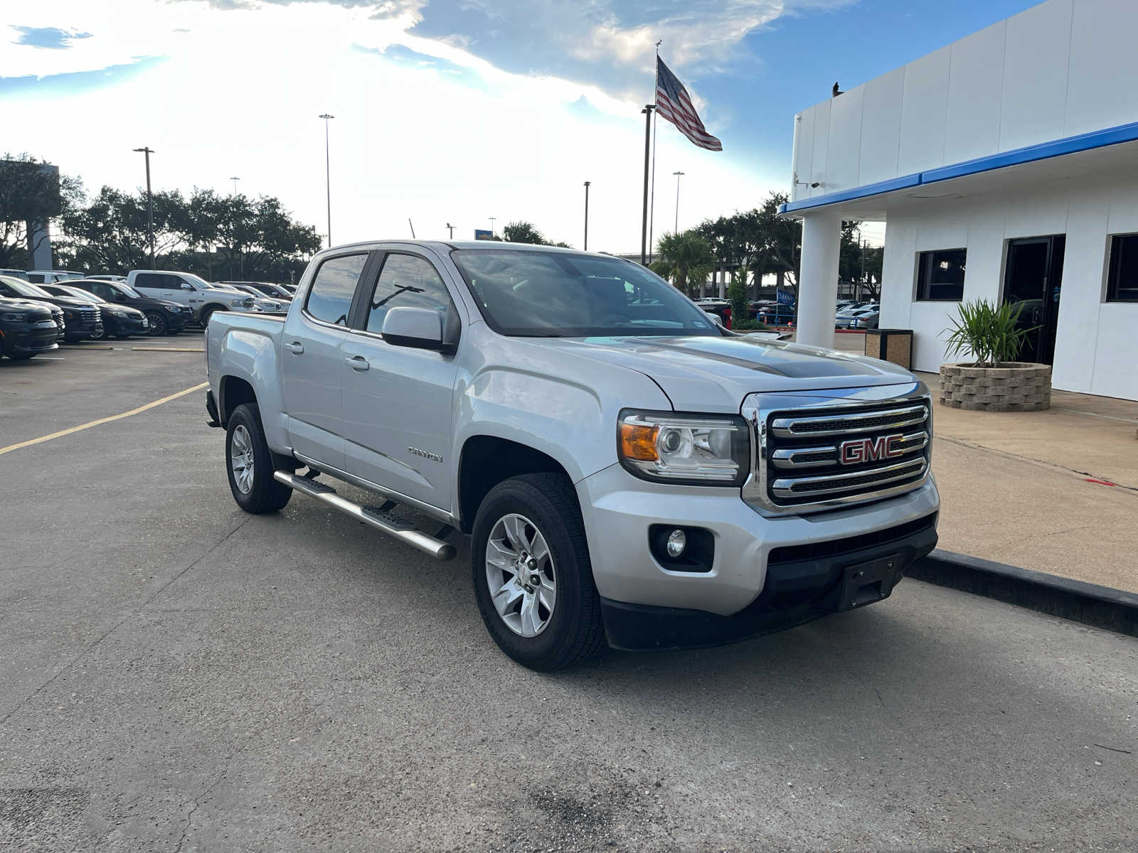 2018 GMC Canyon 2WD SLE Crew Cab 128.3 4