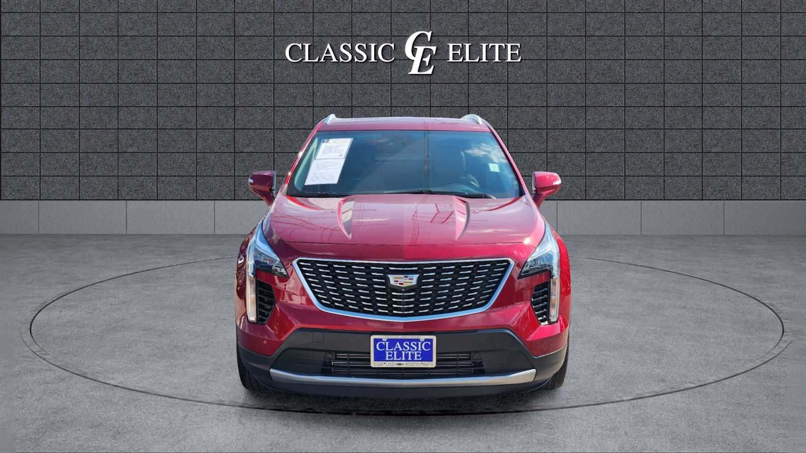 2019 Cadillac XT4 FWD Premium Luxury 2