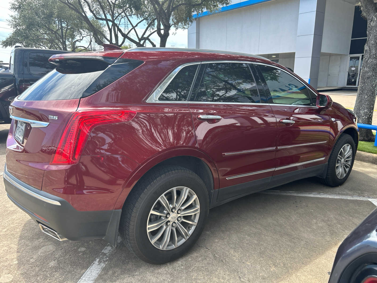 2017 Cadillac XT5 Luxury FWD 4