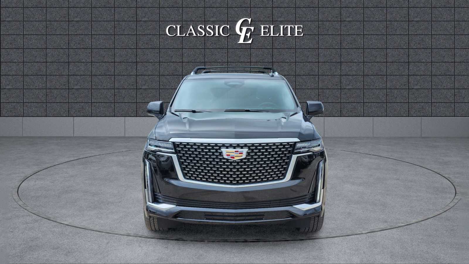 2023 Cadillac Escalade 4WD Premium Luxury 2