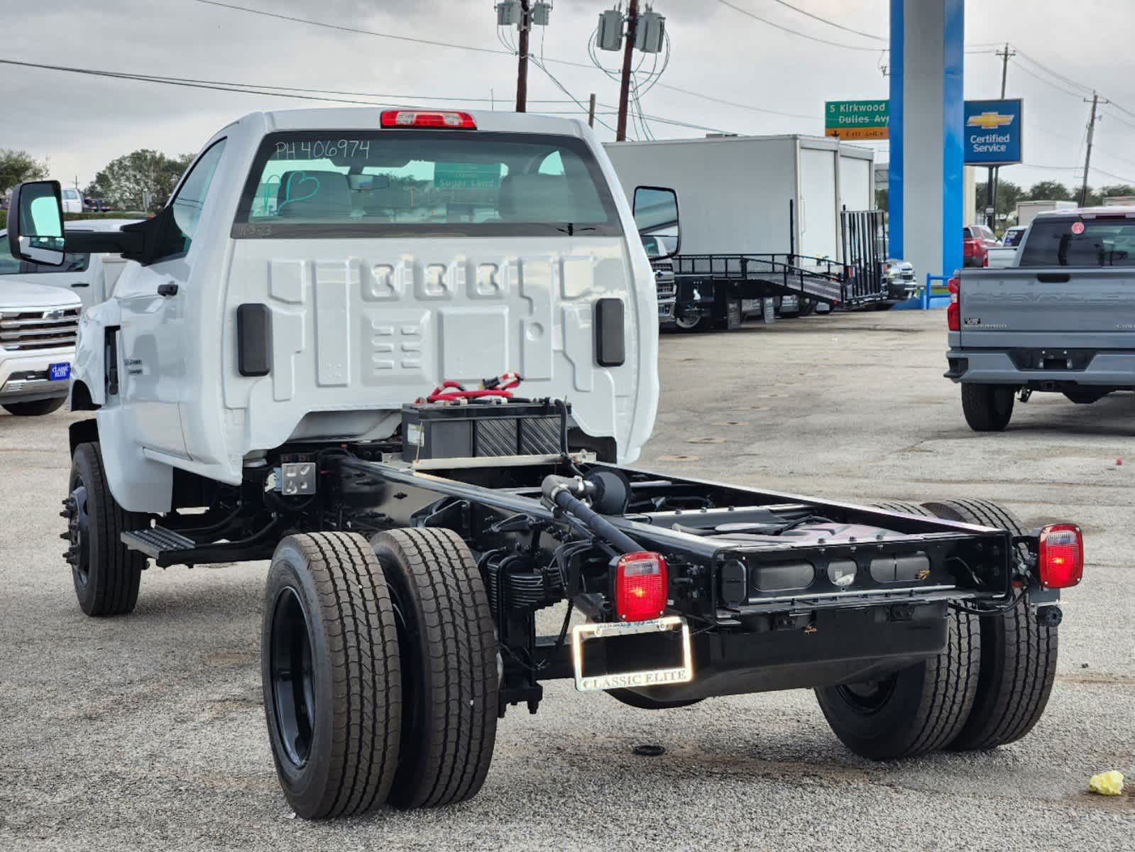 2023 Chevrolet Silverado MD Work Truck 4WD Reg Cab 5