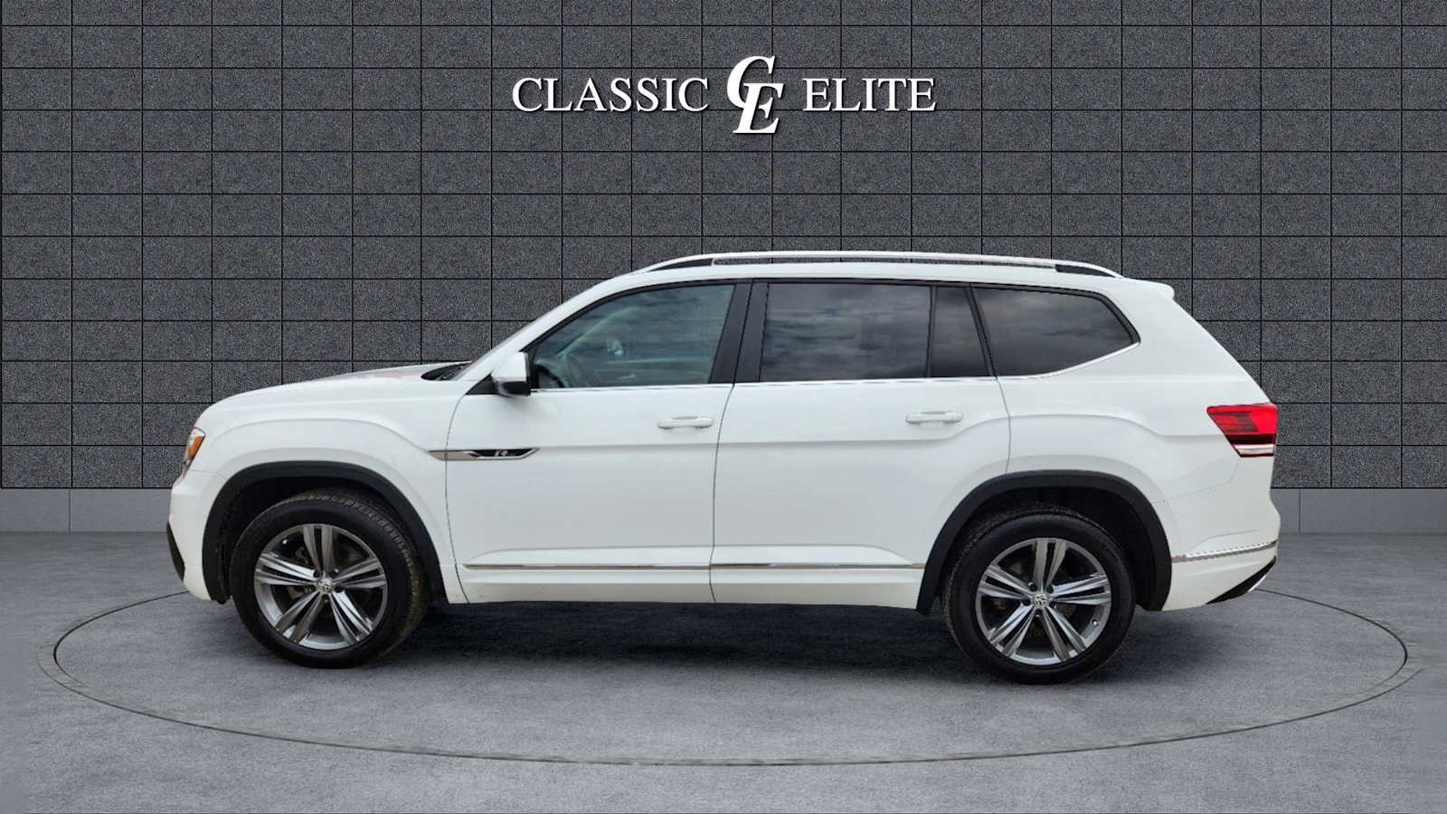 2019 Volkswagen Atlas 3.6L V6 SE w/Technology R-Line 4