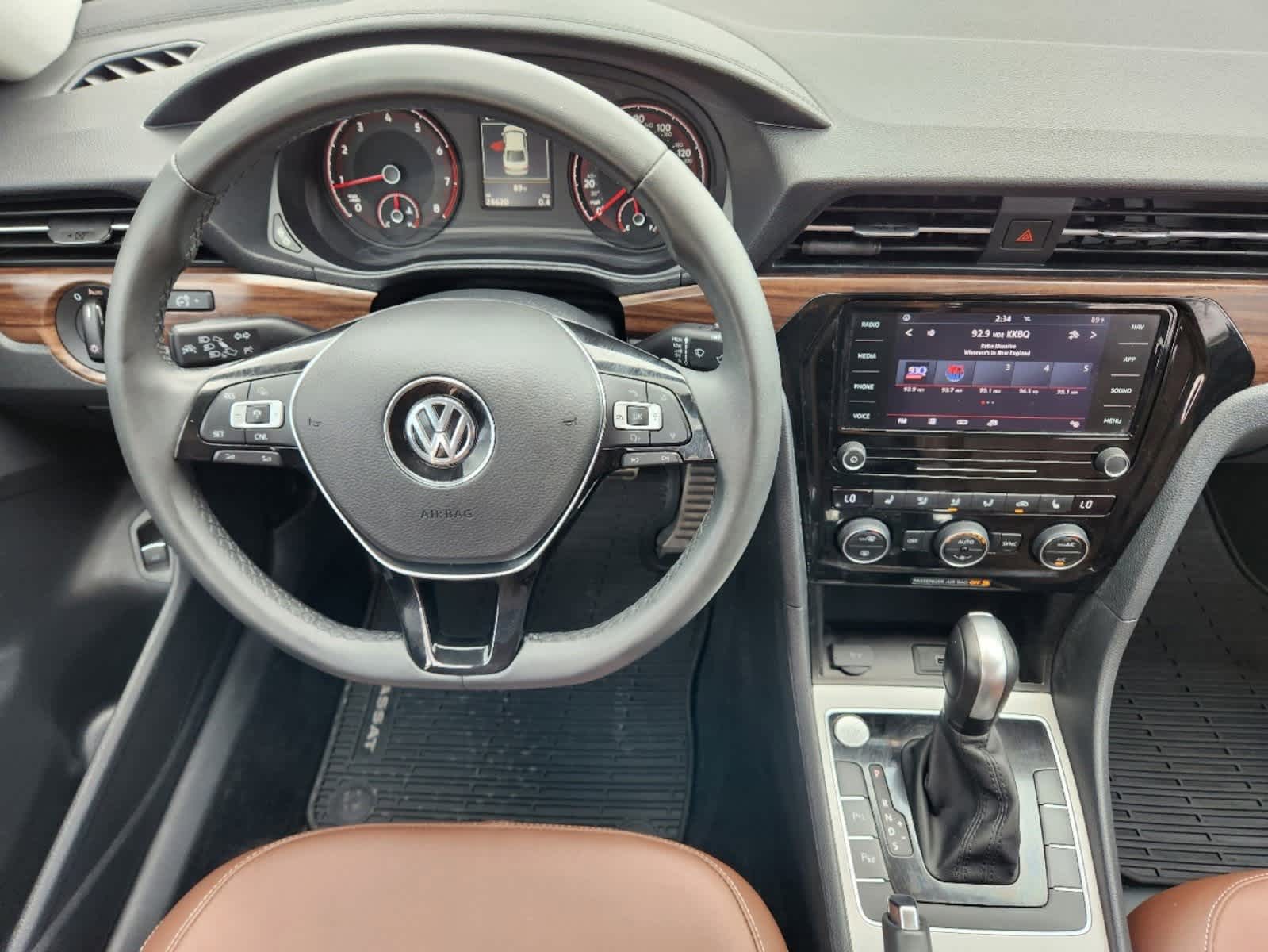 2022 Volkswagen Passat 2.0T Limited Edition 24