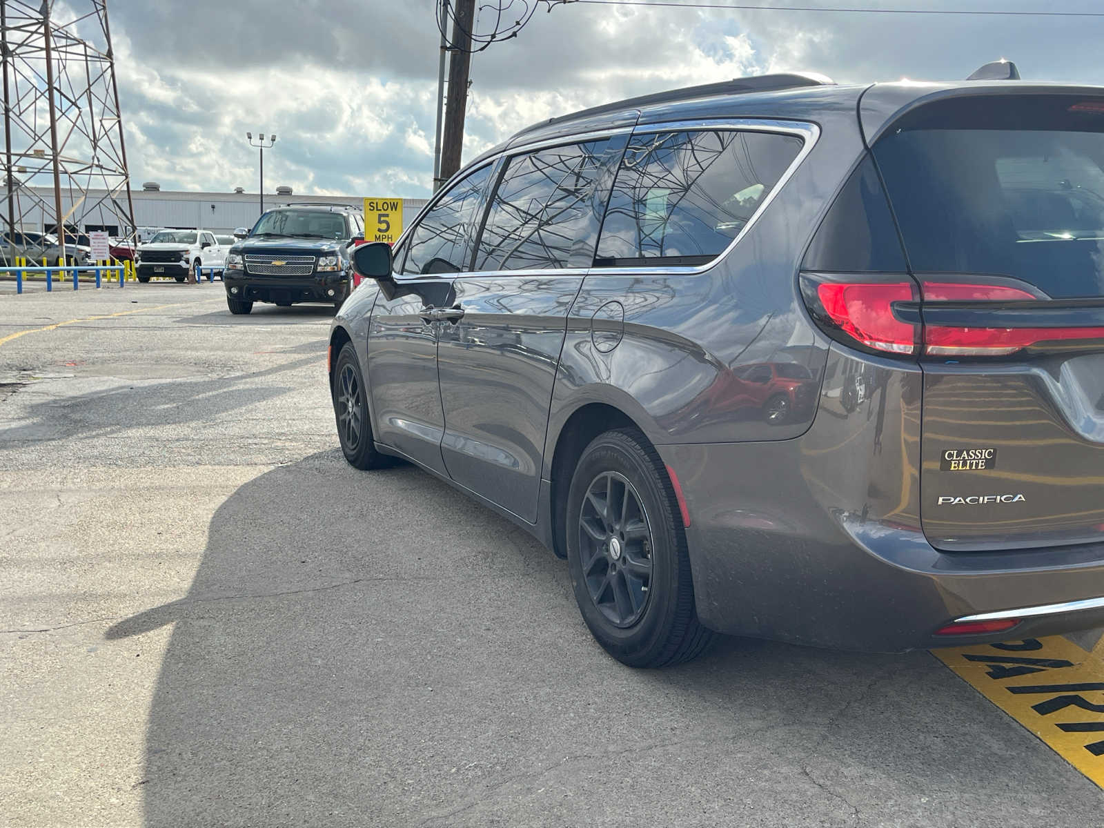 2022 Chrysler Pacifica Touring L 2