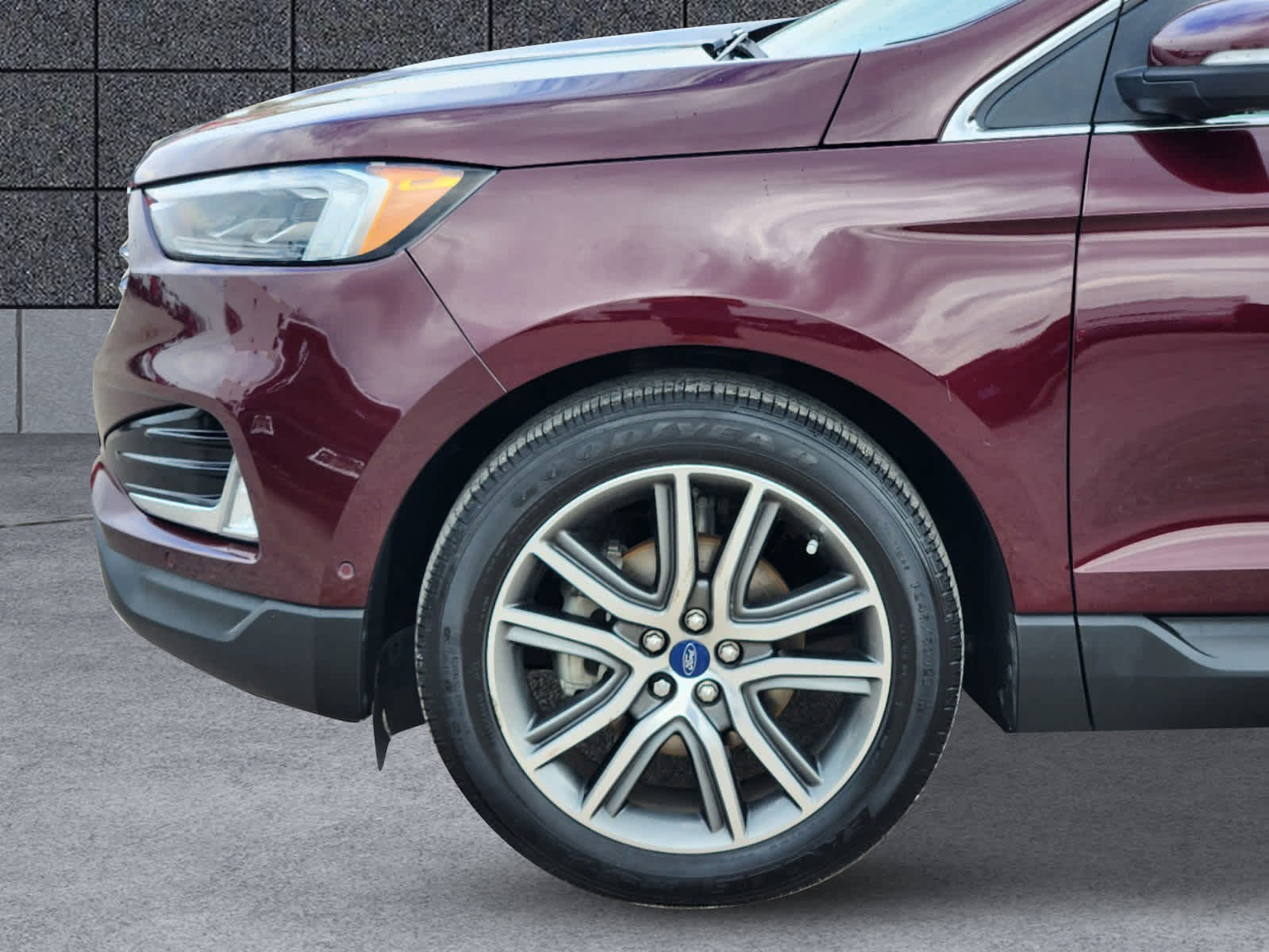 2020 Ford Edge Titanium 30