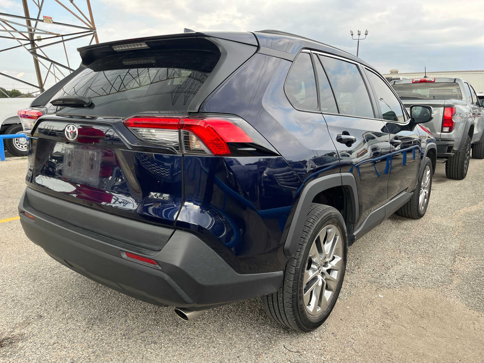 2021 Toyota RAV4 XLE Premium 3