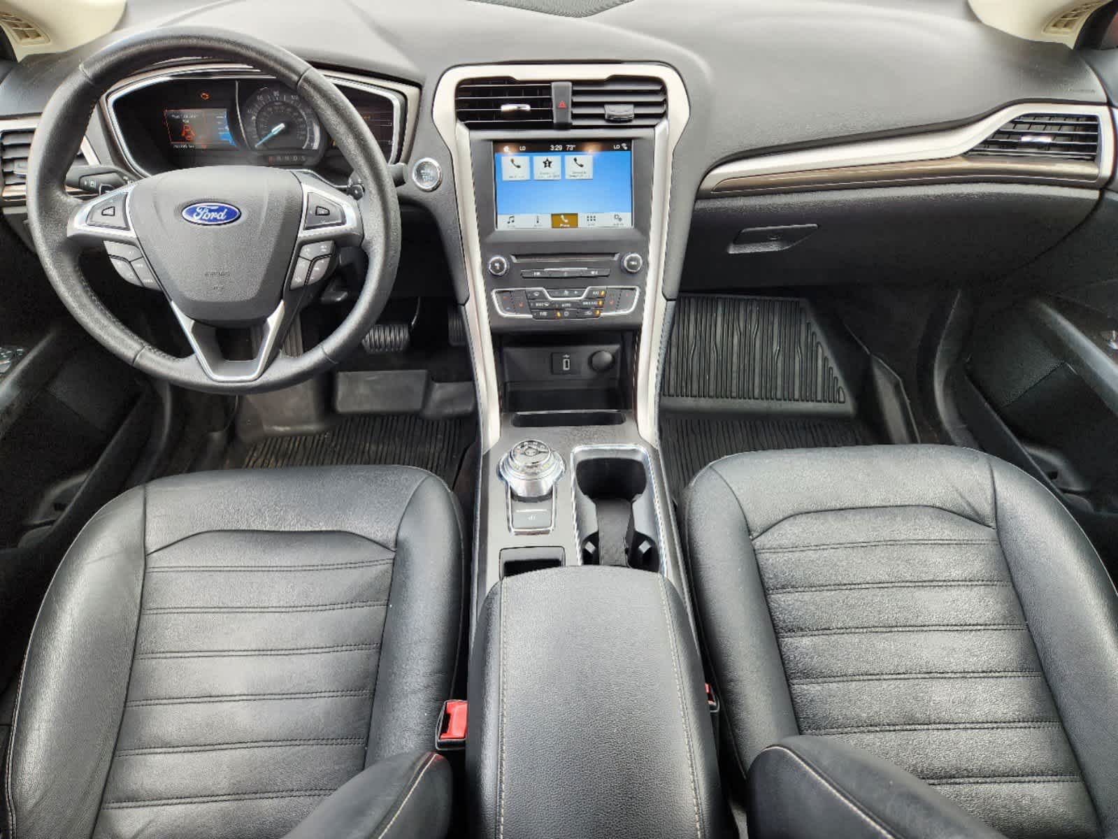 2017 Ford Fusion SE 26