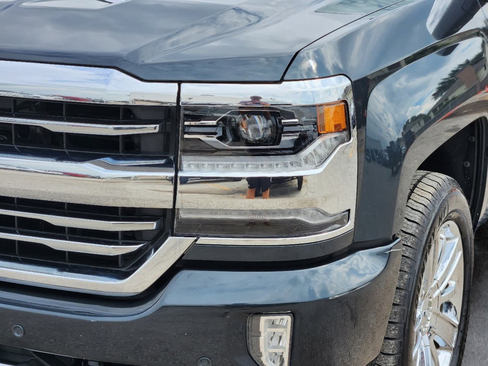 2017 Chevrolet Silverado 1500 High Country 2WD Crew Cab 143.5 29