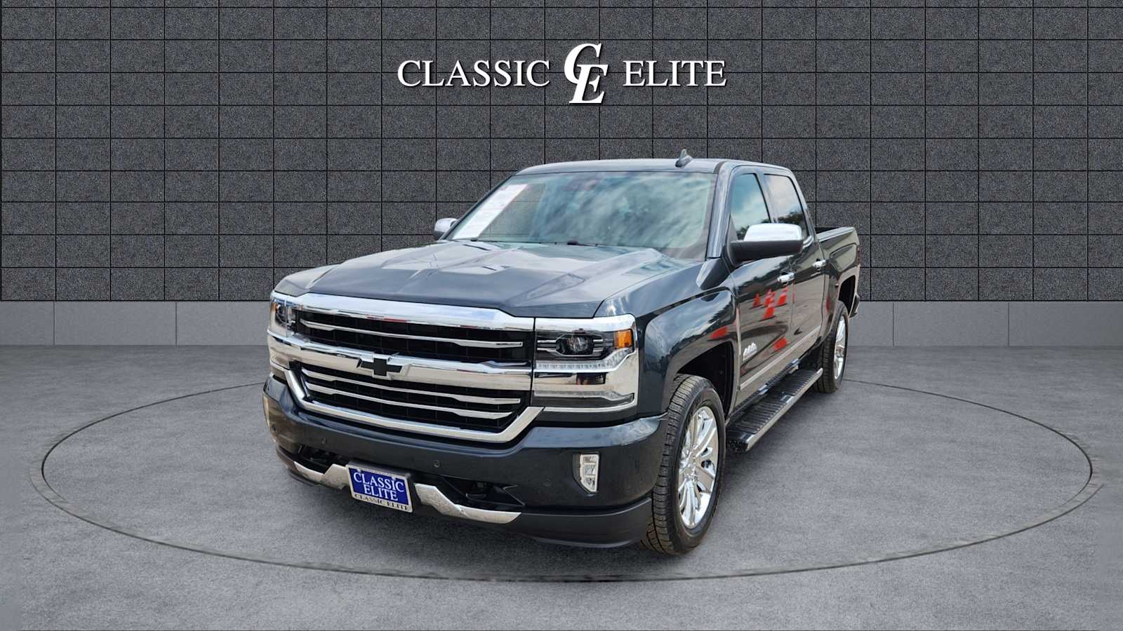 2017 Chevrolet Silverado 1500 High Country 2WD Crew Cab 143.5 3