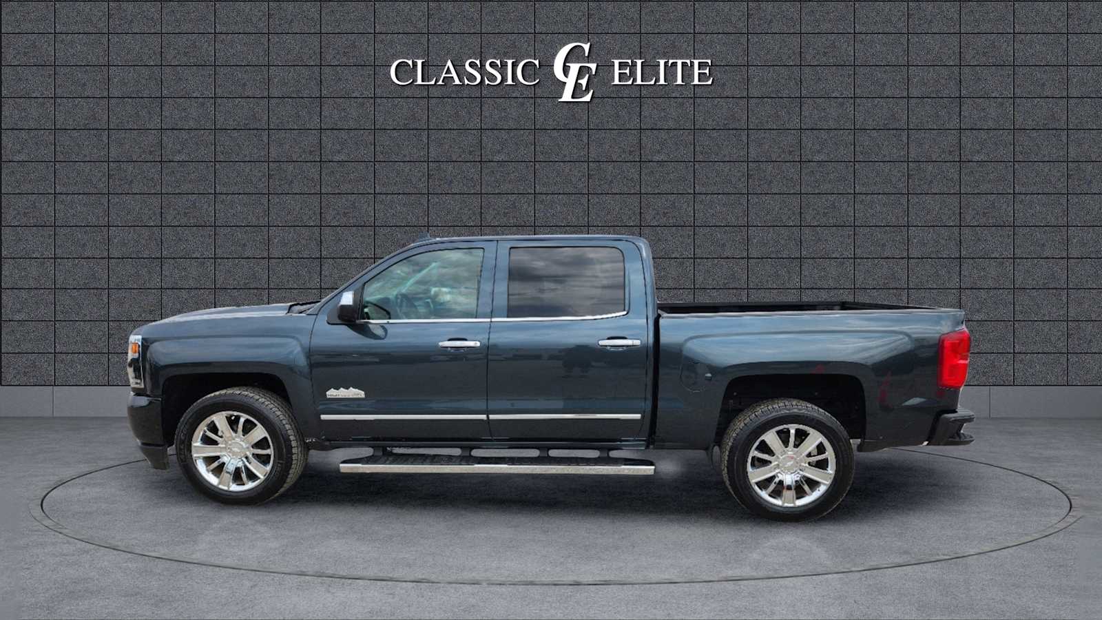 2017 Chevrolet Silverado 1500 High Country 2WD Crew Cab 143.5 4