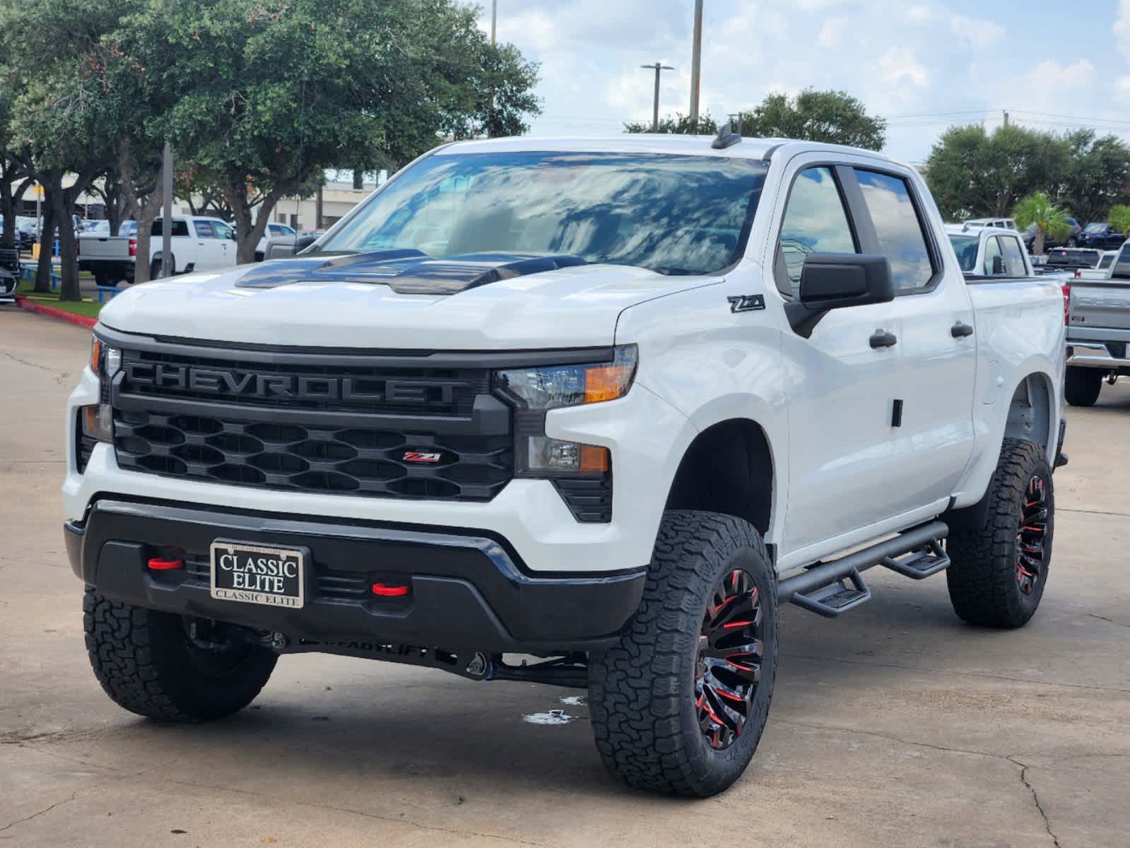 2024 Chevrolet Silverado 1500 Custom Trail Boss 4WD Crew Cab 147 3