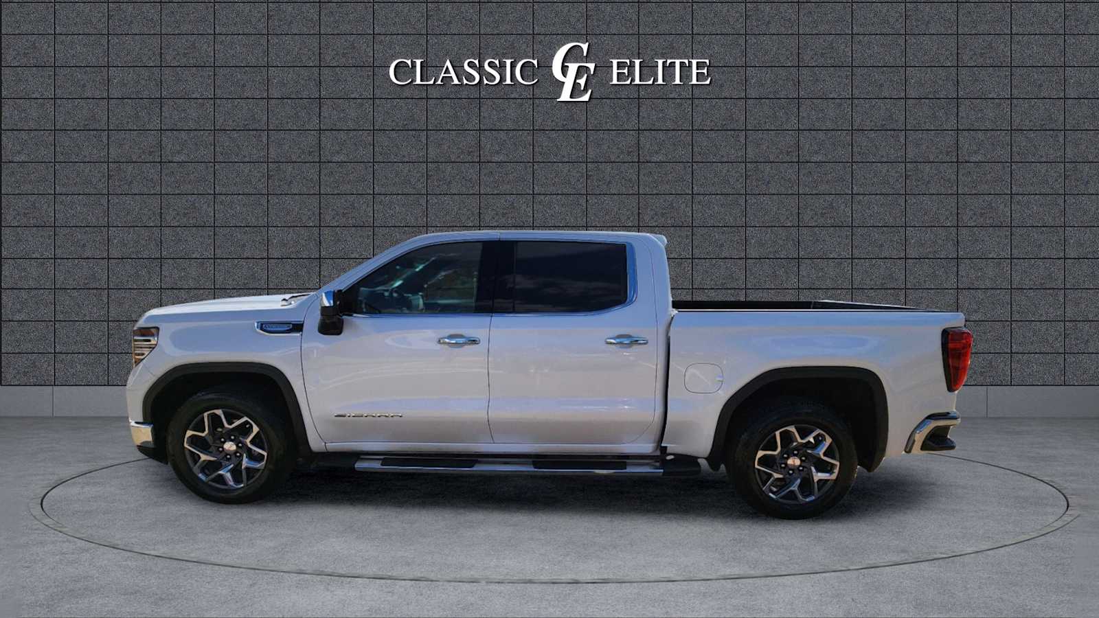 2023 GMC Sierra 1500 SLT 2WD Crew Cab 147 4