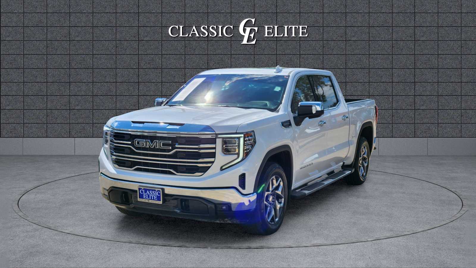 2023 GMC Sierra 1500 SLT 2WD Crew Cab 147 3